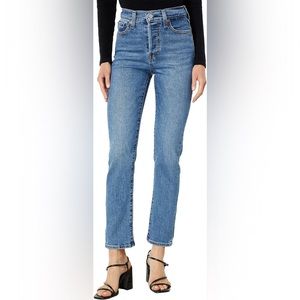 Levi’s Wedgie Straight Jeans Size 2 26 Medium Wash High Rise
